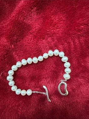 Classic White Pearl Bracelet with Silver Toggle Clasp